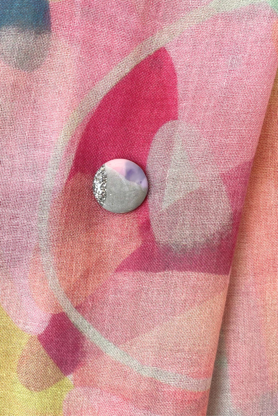 Resin Reversible Magnet Brooch